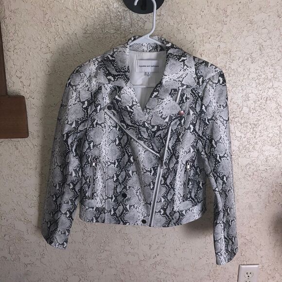 Cupcakes and Cashmere Beatrix Snake Print Moto Jacket - Picture 5 of 17